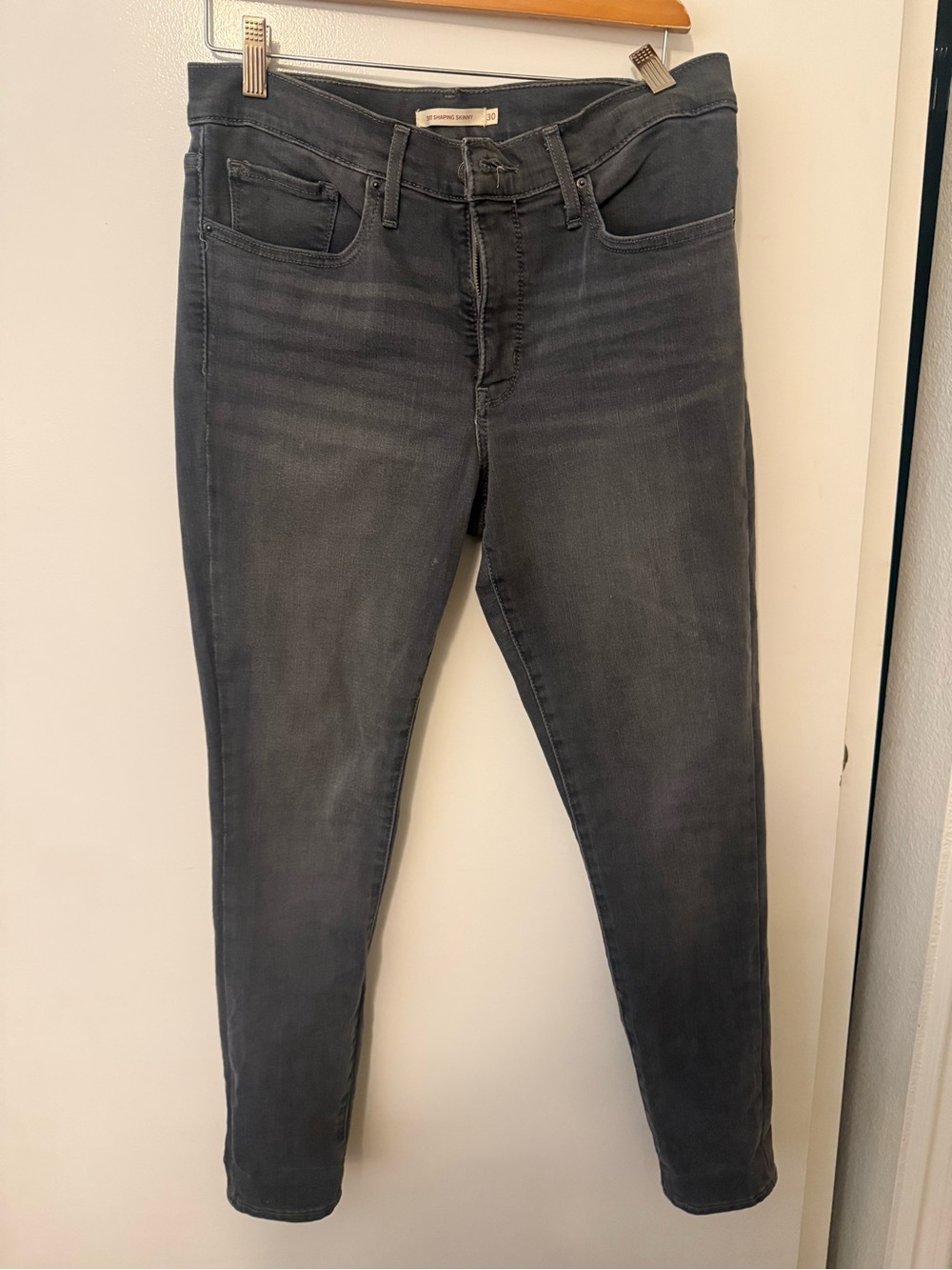 Levi 711 shaping skinny Women’s Dark Gray Slim Stretch Jeans